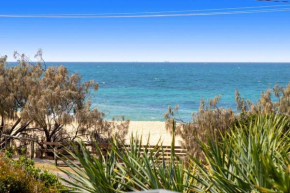 Shelly's Retro Beach House, Caloundra